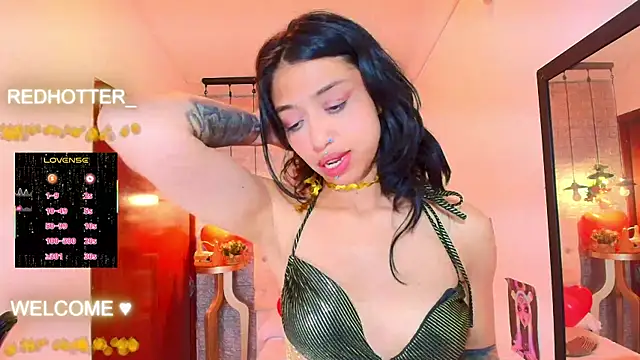 Snapshot of REDHOTTER_ chatting on February 26, 2:15 am REDHOTTER online show from February 26, 2:15 am