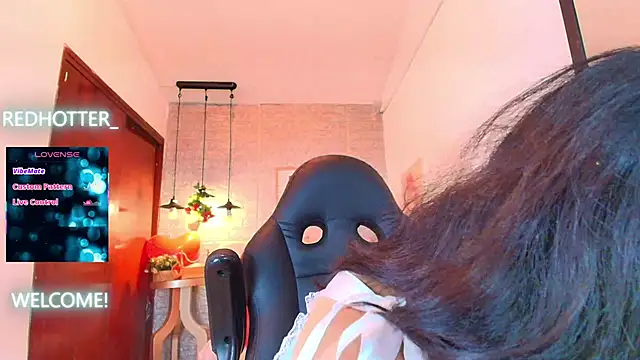 Snapshot of REDHOTTER_ chatting on March 3, 11:14 pm REDHOTTER online show from March 3, 11:14 pm