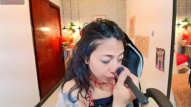 Snapshot of REDHOTTER_ chatting on March 5, 8:10 pm REDHOTTER online show from March 5, 8:10 pm