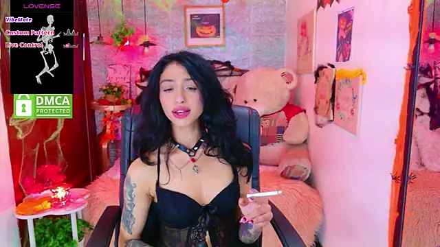 Snapshot of REDHOTTER_ chatting on October 9, 7:45 pm REDHOTTER online show from October 9, 7:45 pm