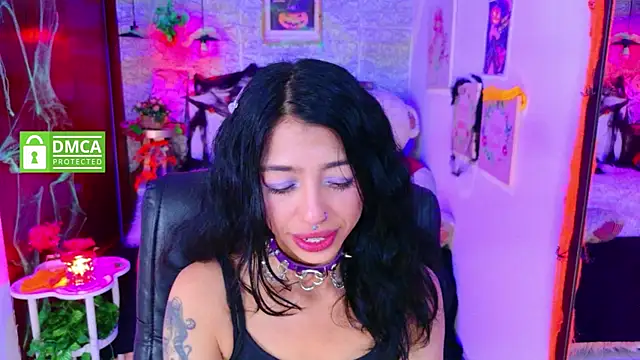 Snapshot of REDHOTTER_ chatting on October 11, 8:07 pm REDHOTTER online show from October 11, 8:07 pm