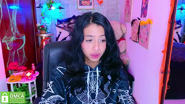 Snapshot of REDHOTTER_ chatting on October 15, 7:47 pm REDHOTTER online show from October 15, 7:47 pm