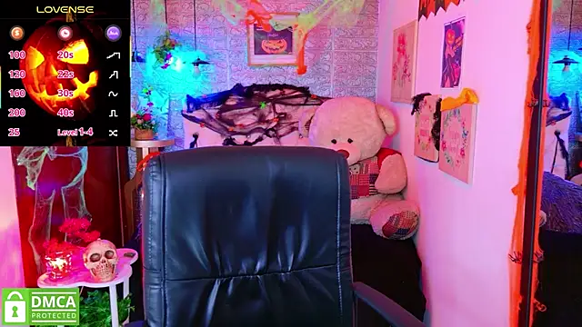 Snapshot of REDHOTTER_ chatting on October 20, 8:09 pm REDHOTTER online show from October 20, 8:09 pm