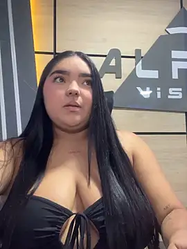 little lissiee online show from May 2, 9:31 pm