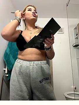 AllysonK online show from January 8, 11:56 am