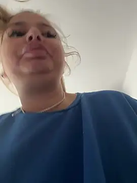 Snapshot of AllysonK chatting on May 26, 10:11 am AllysonK online show from May 26, 10:11 am