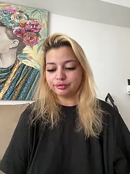 Snapshot of AllysonK chatting on June 21, 9:12 am AllysonK online show from June 21, 9:12 am