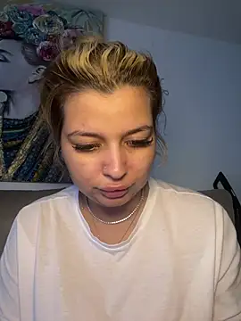 Snapshot of AllysonK chatting on June 23, 4:05 pm AllysonK online show from June 23, 4:05 pm