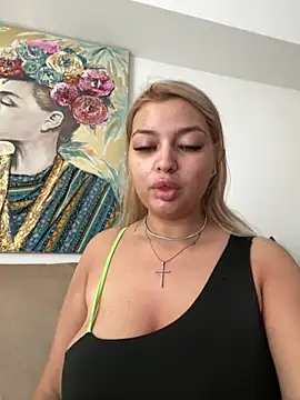 Snapshot of AllysonK chatting on July 2, 9:37 am AllysonK online show from July 2, 9:37 am