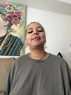 Snapshot of AllysonK chatting on July 19, 11:03 am AllysonK online show from July 19, 11:03 am