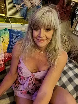 annika lately online show from October 25, 8:36 pm