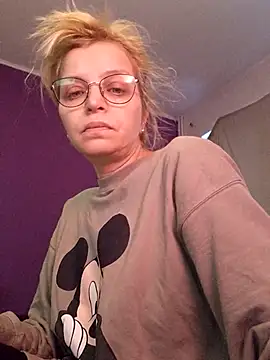 BritneyHudson online show from January 16, 6:28 am