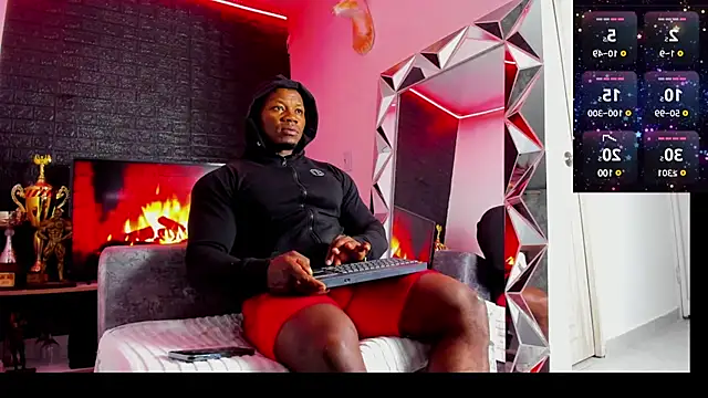 Snapshot of tommike chatting on February 23, 1:57 am tommike online show from February 23, 1:57 am