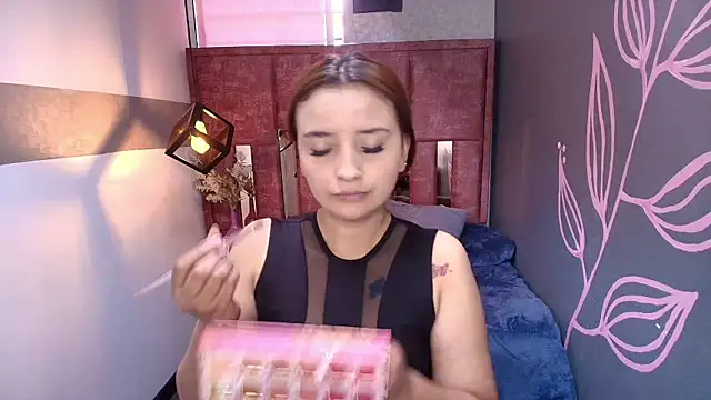 Snapshot of ZaraNolimits_ chatting on July 15, 1:05 pm ZaraNolimits online show from July 15, 1:05 pm