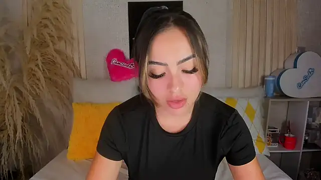 Snapshot of lindadelavega chatting on March 2, 3:37 pm lindadelavega online show from March 2, 3:37 pm