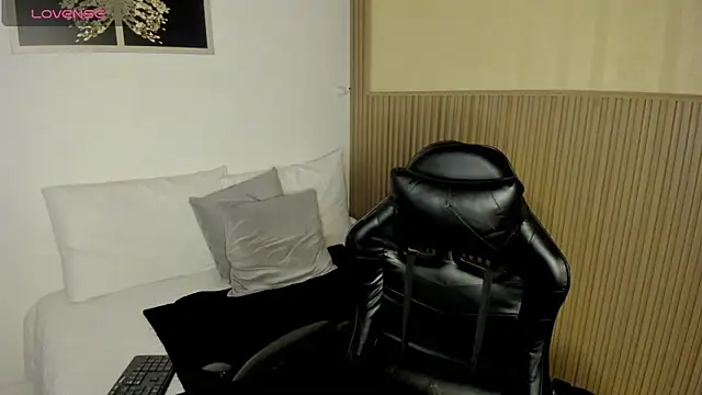 summer night  online show from April 25, 1:41 pm
