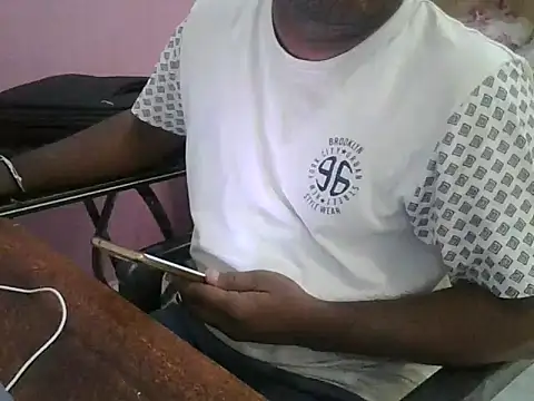 Snapshot of ITGuyhyd chatting on November 20, 8:14 am ITGuyhyd online show from November 20, 8:14 am