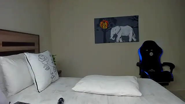 Renee-18 online show from September 22, 3:52 am