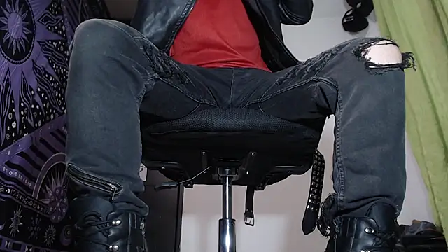 Dicaprioo  online show from December 18, 9:08 pm