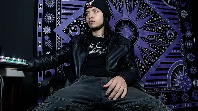 Dicaprioo  online show from January 11, 9:15 pm