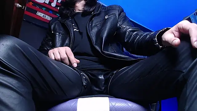 Dicaprioo  online show from February 4, 11:49 am