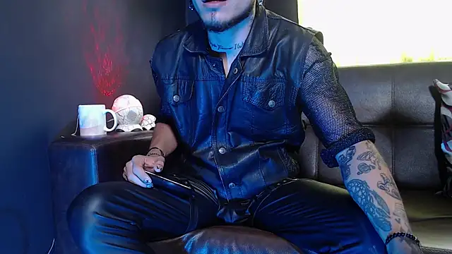Dicaprioo  online show from May 14, 2:02 pm