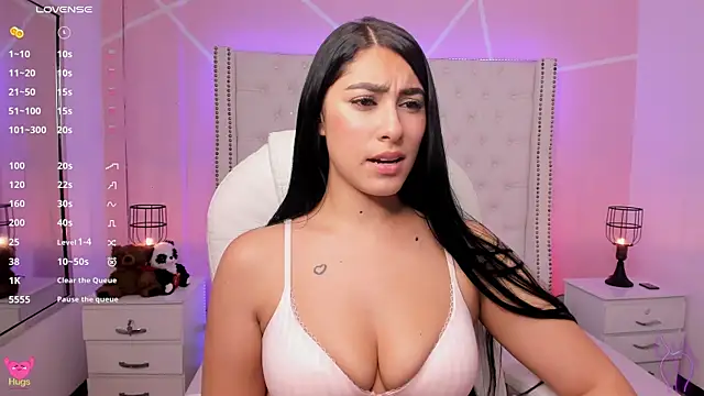 Snapshot of Emily_roux chatting on March 9, 4:49 am Emily roux online show from March 9, 4:49 am