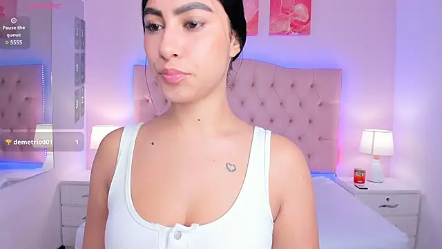 Snapshot of Emily_roux chatting on March 15, 8:32 pm Emily roux online show from March 15, 8:32 pm