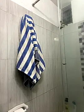 CahitlinBell online show from November 28, 11:40 pm