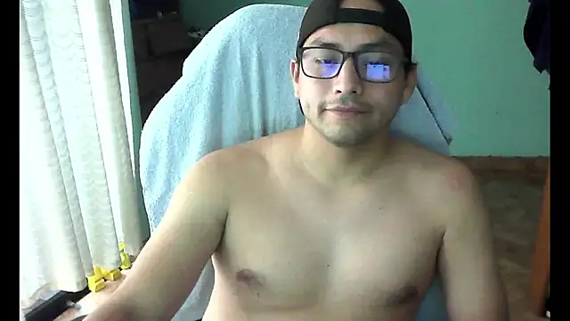 Snapshot of Allen_ibe chatting on February 7, 6:11 pm Allen ibe online show from February 7, 6:11 pm