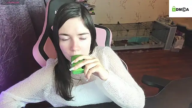 Snapshot of Crazy_forest_fairy chatting on October 23, 3:55 pm Crazy forest fairy online show from October 23, 3:55 pm