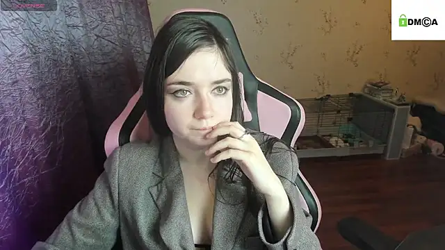 Snapshot of Crazy_forest_fairy chatting on November 27, 9:50 pm Crazy forest fairy online show from November 27, 9:50 pm