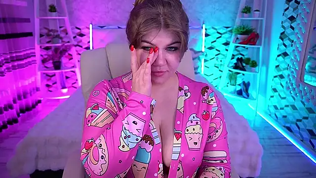 Snapshot of GabbieJay chatting on May 15, 1:18 pm GabbieJay online show from May 15, 1:18 pm