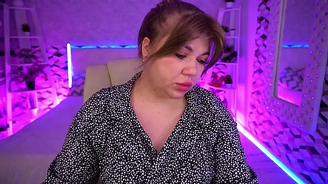 Snapshot of GabbieJay chatting on June 9, 12:28 pm GabbieJay online show from June 9, 12:28 pm