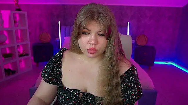 Snapshot of GabbieJay chatting on June 16, 12:30 pm GabbieJay online show from June 16, 12:30 pm