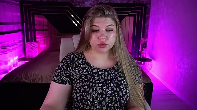 Snapshot of GabbieJay chatting on August 5, 12:30 pm GabbieJay online show from August 5, 12:30 pm