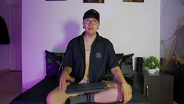 alex noa online show from May 2, 7:19 pm