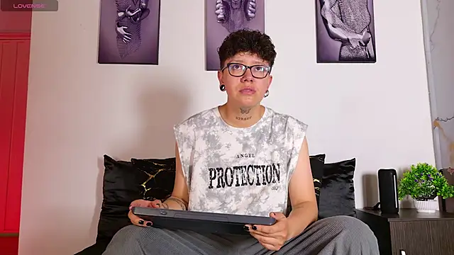 alex noa online show from July 23, 7:34 pm