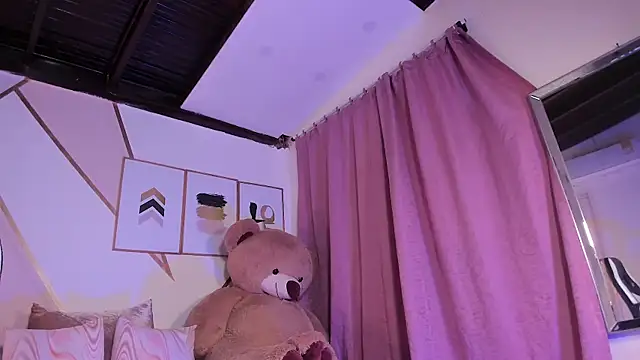 maye wells online show from January 10, 5:24 pm