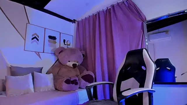 maye wells online show from January 21, 8:32 pm