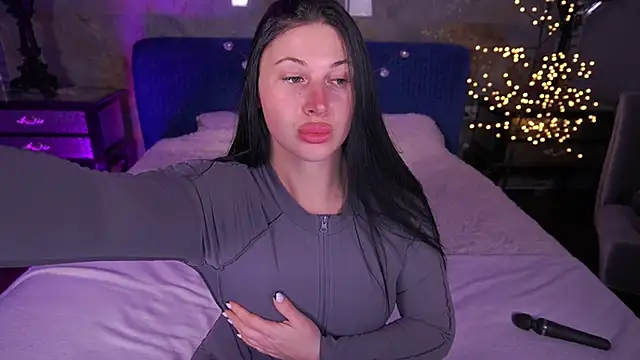 ArianaDarkk online show from April 29, 8:15 pm