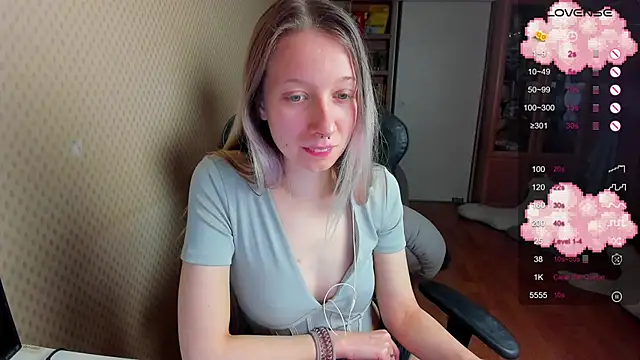 Snapshot of cutieMila chatting on February 4, 4:39 pm cutieMila online show from February 4, 4:39 pm