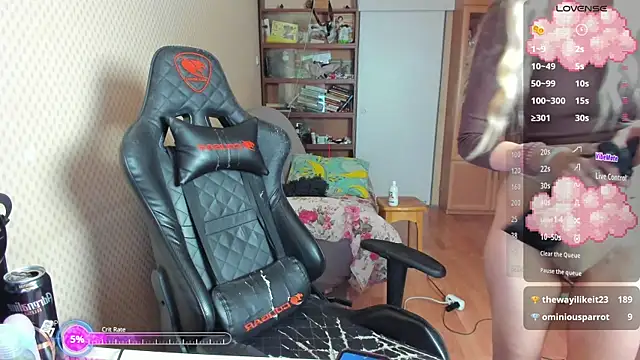 Snapshot of cutieMila chatting on November 27, 8:49 am cutieMila online show from November 27, 8:49 am