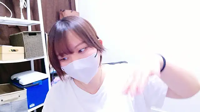 senachinnn online show from December 18, 6:08 am