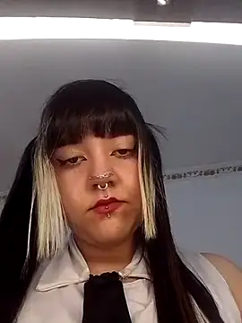 Charlotte Myers online show from June 5, 8:14 pm