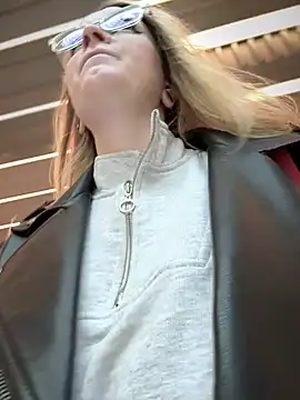 Teya moon  online show from December 27, 10:12 am