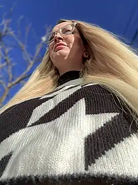 Teya moon  online show from January 3, 11:14 am