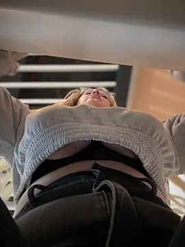 Teya moon  online show from January 22, 11:12 am