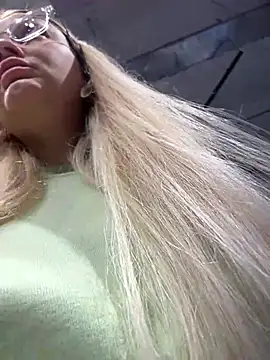 Teya moon  online show from February 13, 10:34 am