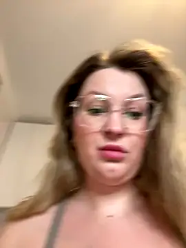 Teya moon  online show from September 19, 5:13 pm